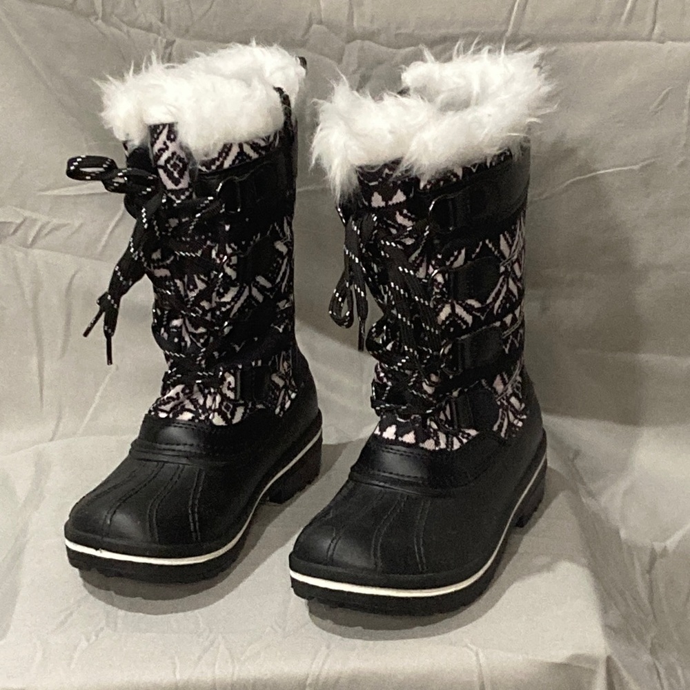 Black and White Snow Boots with Fur Trim